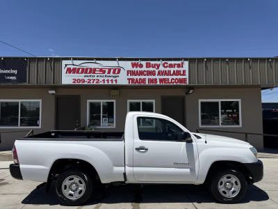 2009 Toyota Tacoma — side profile view
