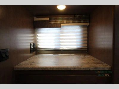 2019 Winnebago Outlook — photo 41 view