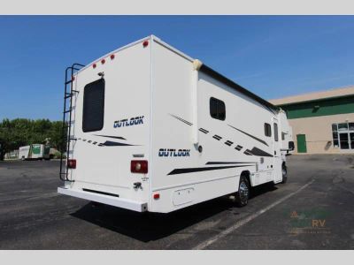 2019 Winnebago Outlook — photo 7 view