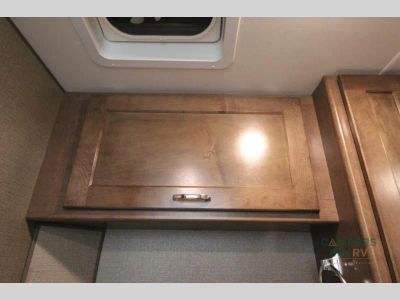 2019 Winnebago Outlook — photo 33 view