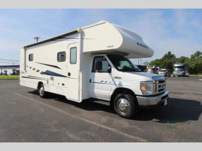 2019 Winnebago Outlook — front three-quarter view