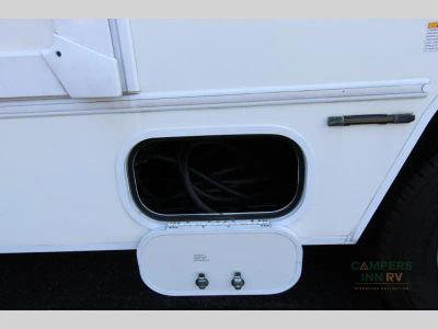 2019 Winnebago Outlook — photo 15 view
