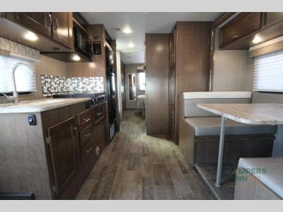 2019 Winnebago Outlook — photo 18 view