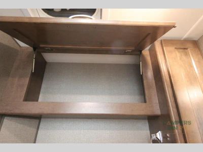 2019 Winnebago Outlook — photo 34 view