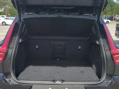2022 Volvo XC40 — photo 13 view