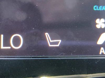 2022 Volvo XC40 — photo 25 view