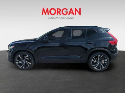 2022 Volvo XC40 — photo 8 view