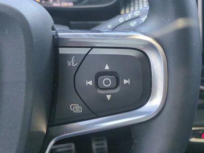 2022 Volvo XC40 — photo 28 view