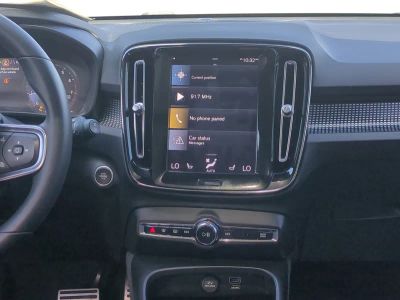 2022 Volvo XC40 — photo 19 view