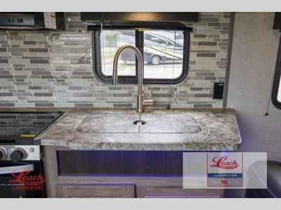 2022 Zinger Lite 219RV - Photo 17