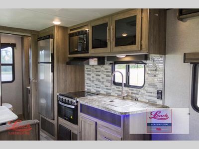 2022 Zinger Lite 219RV - Photo 15