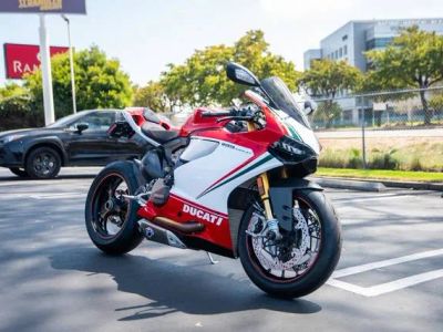 2012 Ducati 1199S TRICOLORE — front three-quarter view