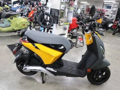 2023 Piaggio Piaggio 1 Active — front three-quarter view