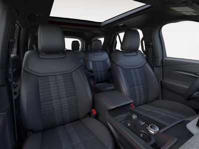 2026 Ford Explorer — photo 17 view