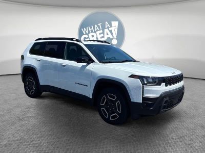 2026 Jeep Cherokee Limited in Bright White Clearcoat — front three-quarter view