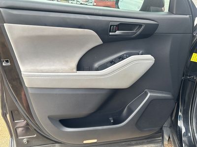 2021 Toyota Highlander - Photo 4