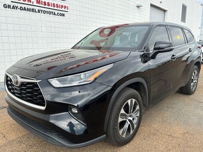 2021 Toyota Highlander - Photo 2