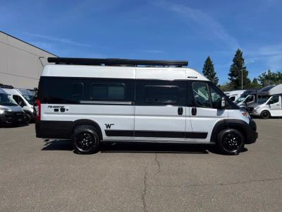 2027 Winnebago TRAVATO — photo 16 view
