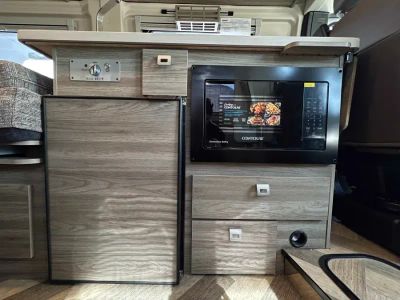 2027 Winnebago TRAVATO — photo 9 view