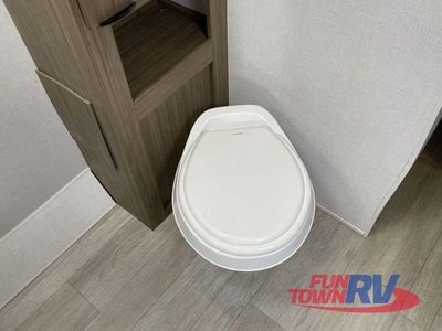 2025 Forest River RV Wildwood X-Lite - Photo 36