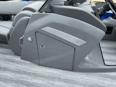 2025 Bennington 23 LX - Photo 11