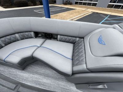 2025 Bennington 23 LX - Photo 8