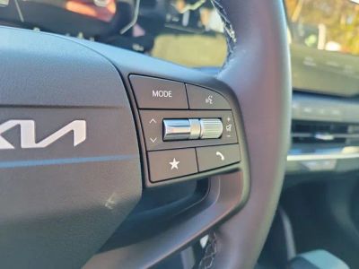 2025 Kia K4 — photo 12 view