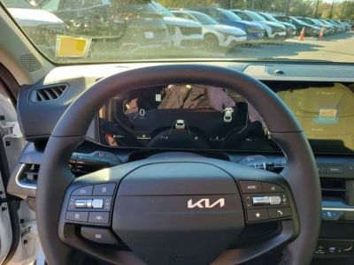 2025 Kia K4 — photo 13 view