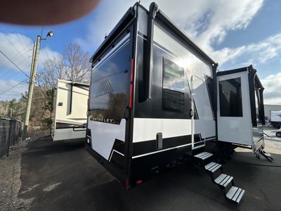 2025 Brinkley MODEL G - Photo 4
