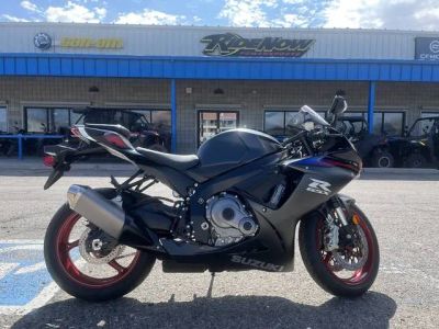 2026 Suzuki GSX-R600 — front three-quarter view