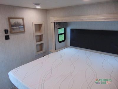 2022 Forest River Sierra — photo 17 view