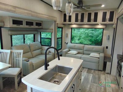 2022 Forest River Sierra — photo 7 view