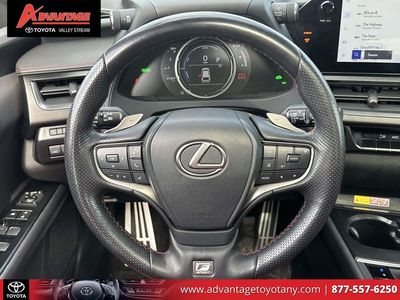 2023 Lexus UX - Photo 18