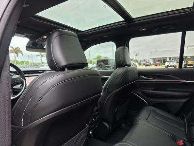 2026 Jeep Grand Cherokee — photo 9 view