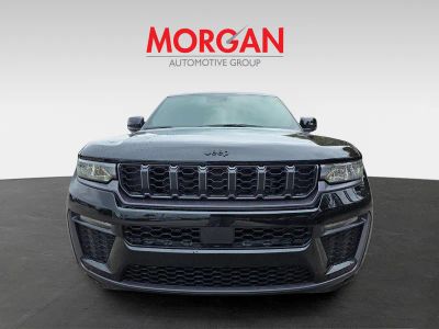 2026 Jeep Grand Cherokee — side profile view