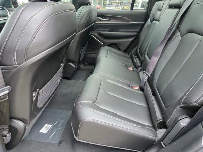 2026 Jeep Grand Cherokee — photo 8 view