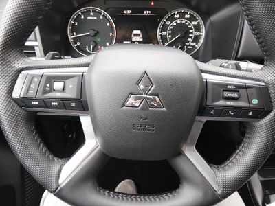 2025 Mitsubishi Outlander - Photo 12