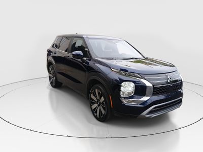 2025 Mitsubishi Outlander - Photo 1