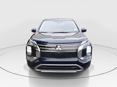 2025 Mitsubishi Outlander - Photo 2