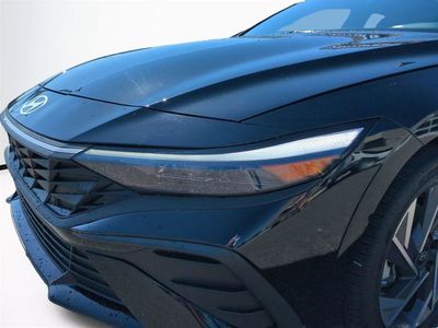 2025 Hyundai Elantra Hybrid - Photo 10