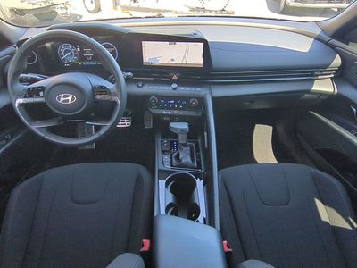 2025 Hyundai Elantra Hybrid - Photo 16