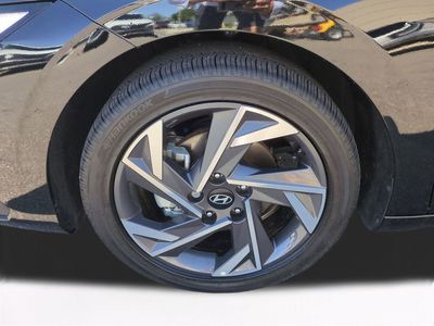 2025 Hyundai Elantra Hybrid - Photo 11