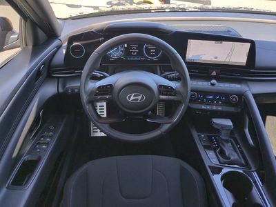 2025 Hyundai Elantra Hybrid - Photo 17