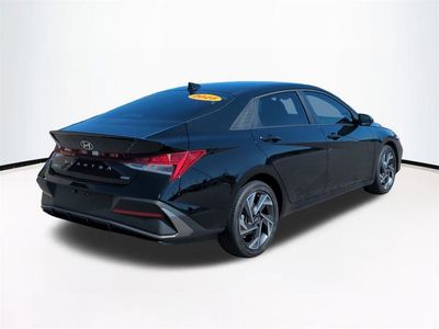 2025 Hyundai Elantra Hybrid - Photo 5