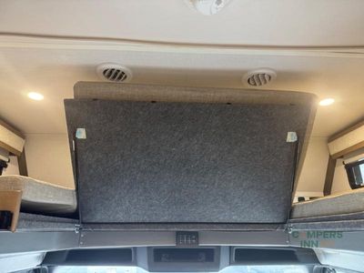 2025 Dynamax DynaQuest XL — photo 27 view