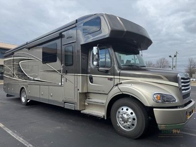 2025 Dynamax DynaQuest XL in ADMIRAL BLUE FBP — front three-quarter view