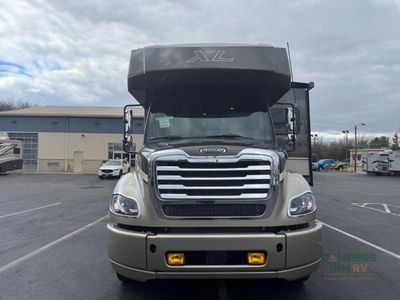 2025 Dynamax DynaQuest XL — side profile view