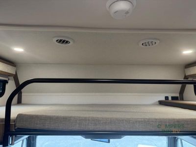 2025 Dynamax DynaQuest XL — photo 28 view