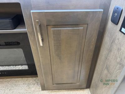 2025 Dynamax DynaQuest XL — photo 41 view
