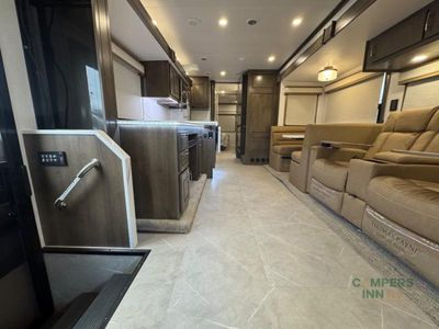 2025 Dynamax DynaQuest XL — photo 25 view